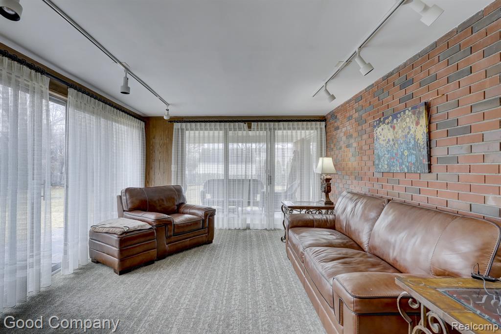 1557 Lochmoor Boulevard, Grosse Pointe Woods, MI 48236 — Photo 14