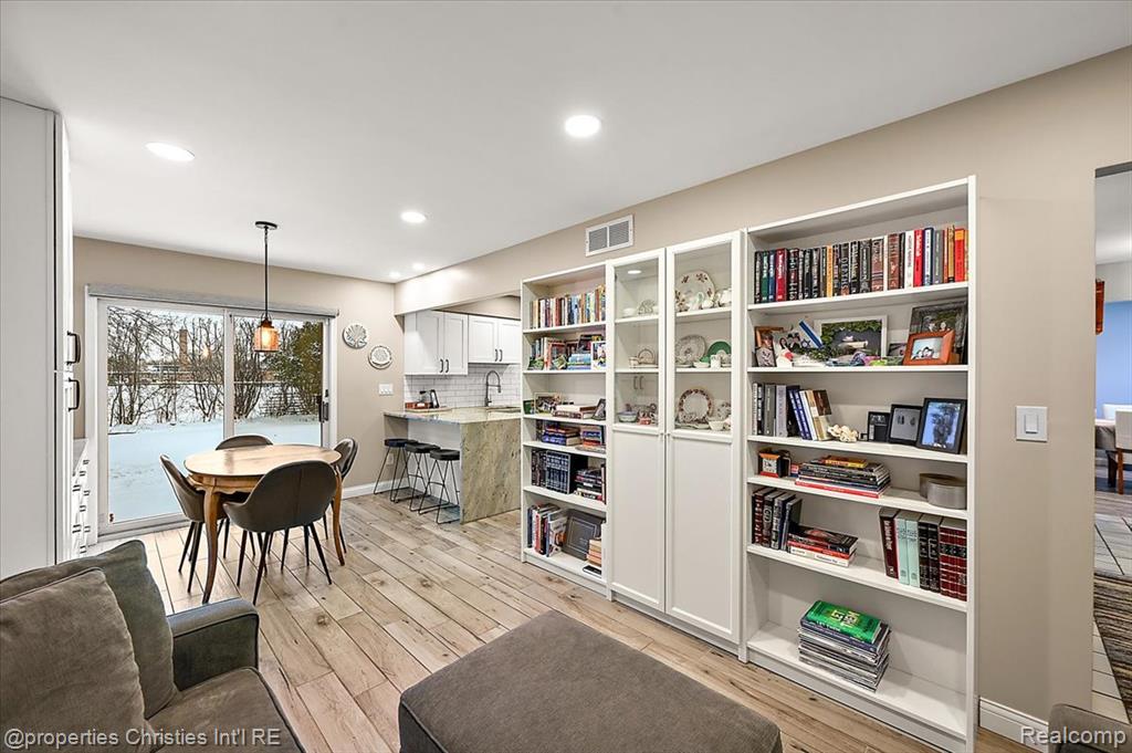 26010 Marlowe Place, Oak Park, MI 48237 — Photo 34