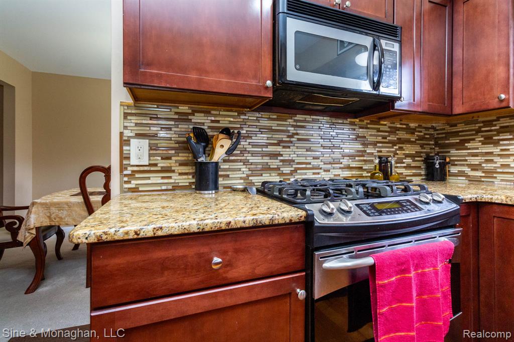 5082 Westmoreland Drive, Troy, MI 48085 — Photo 8