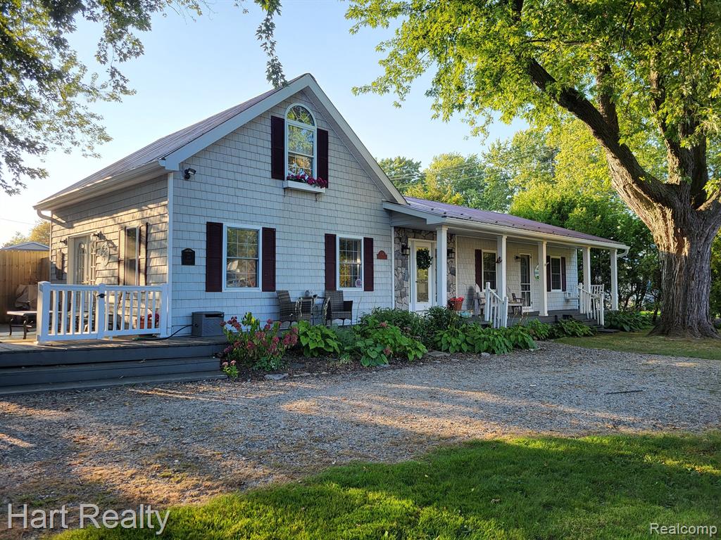 5628 Washington, Lexington, MI 48450 — Photo 2