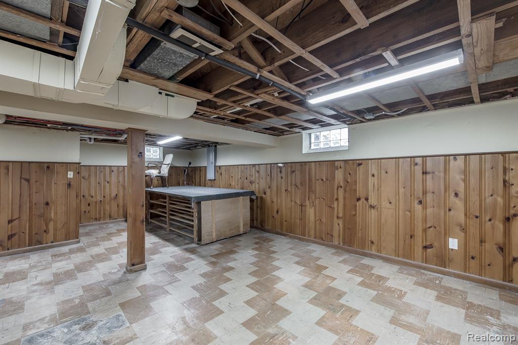 10846 Hart Avenue, Huntington Woods, MI — Photo 43