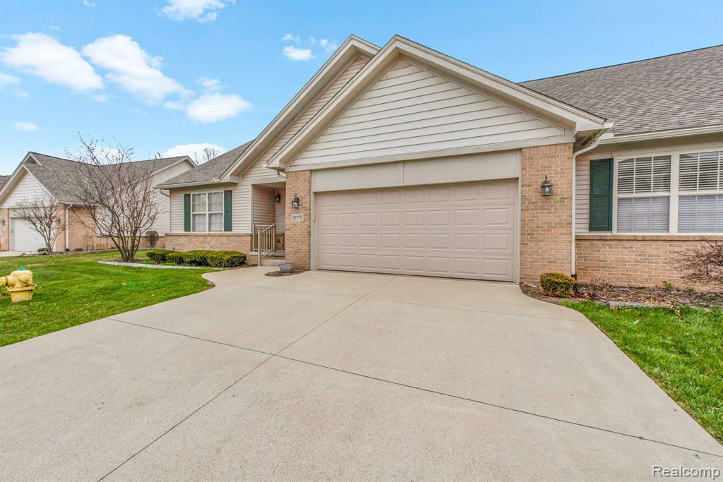 23778 ASHLEY Drive, Flat Rock, MI 48134 — Photo 4