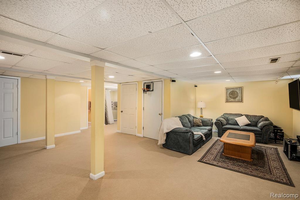 862 Polo Place, Auburn Hills, MI 48326 — Photo 25