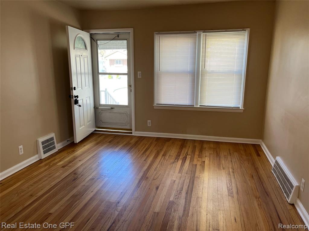 7580 WOOD Avenue, Warren, MI 48091 — Photo 3