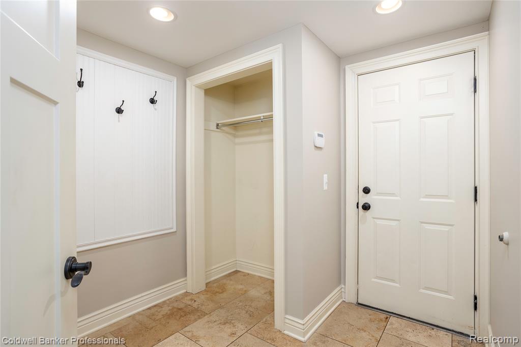 56 Oxford Road, Grosse Pointe Shores, MI 48236 — Photo 45