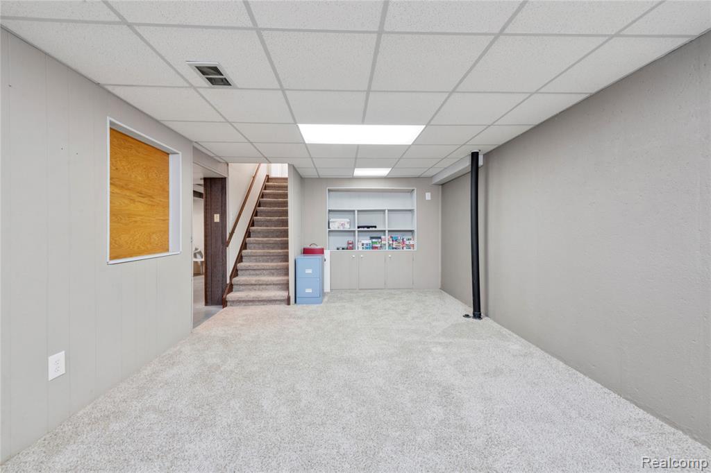 4902 Hubbard Drive, Troy, MI 48085 — Photo 29