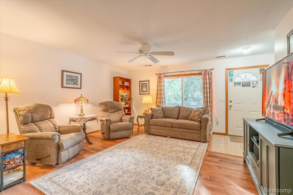 204 Marigold Circle, Westland, MI — Photo 5