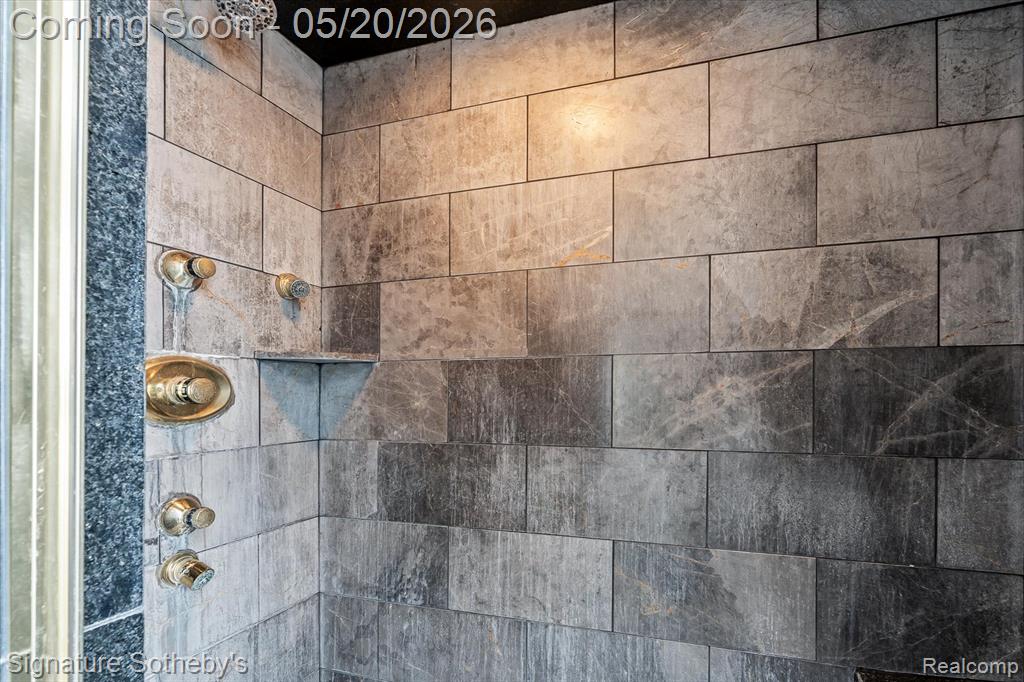 727 McDougal Drive, Waterford, MI 48327 — Photo 40