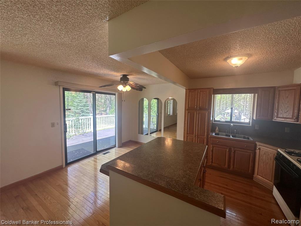 5398 Linger Lane, Lapeer, MI 48446 — Photo 12