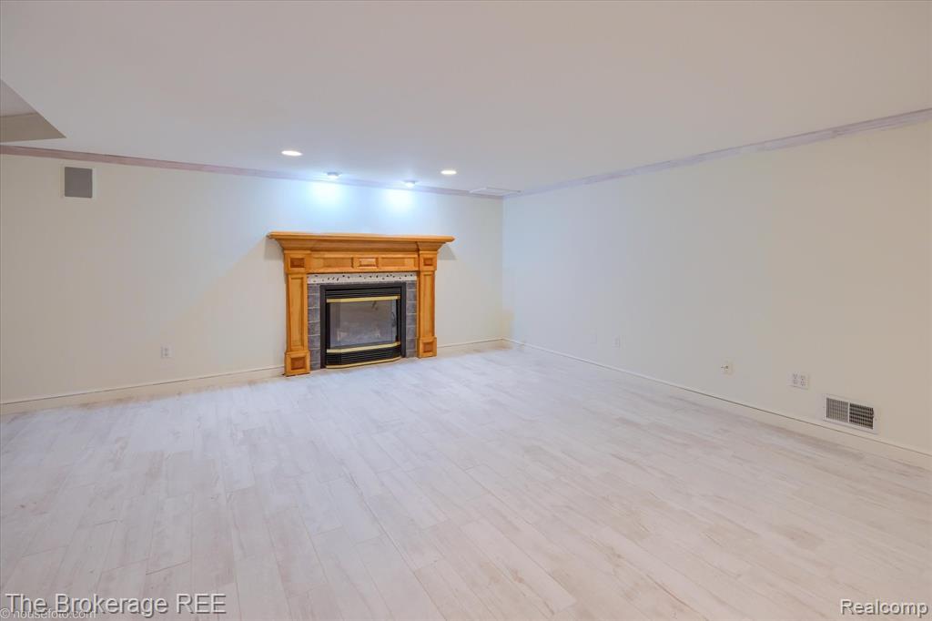 5475 Woodfield Parkway, Grand Blanc, MI 48439 — Photo 80