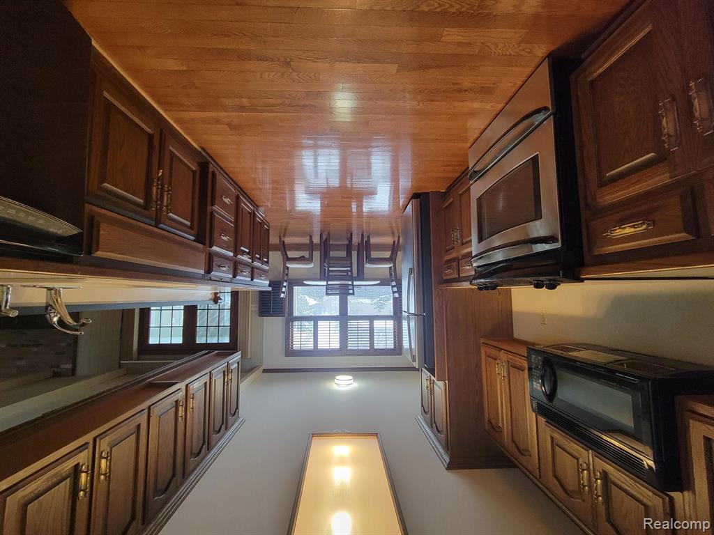 6091 Kings Shire Road, Grand Blanc, MI 48439 — Photo 7