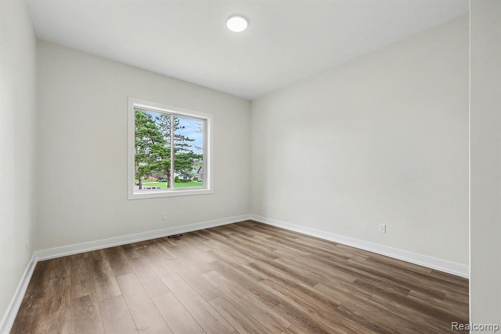 68503 Lake Angela Pointe, Richmond, MI 48062 — Photo 18