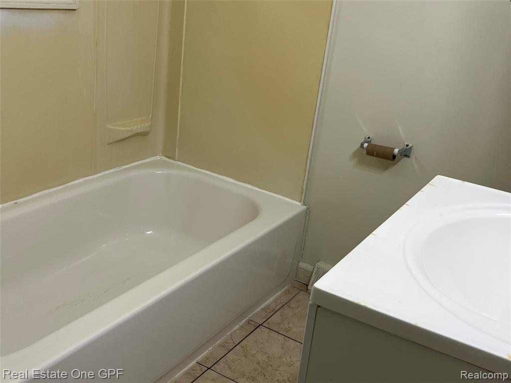 7020 STUDEBAKER Avenue, Warren, MI 48091 — Photo 10