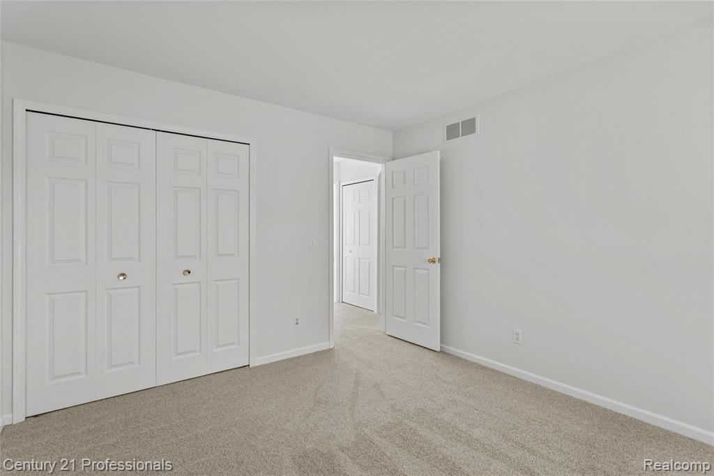 18344 Greenmeadow Drive, Clinton Twp, MI 48038 — Photo 19