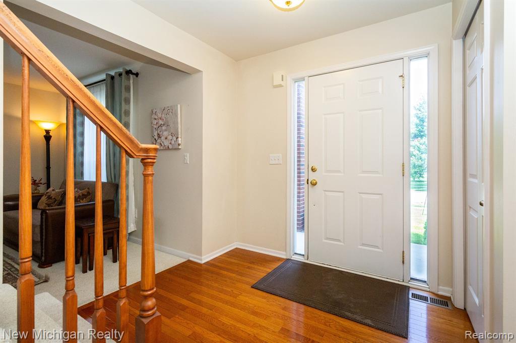 4898 WINDANCER Drive, Ypsilanti, MI 48197 — Photo 5