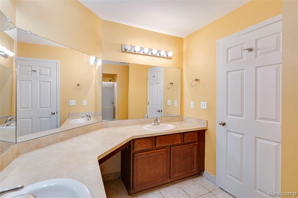 31204 Alexa Drive, Commerce Twp, MI 48390 — Photo 24