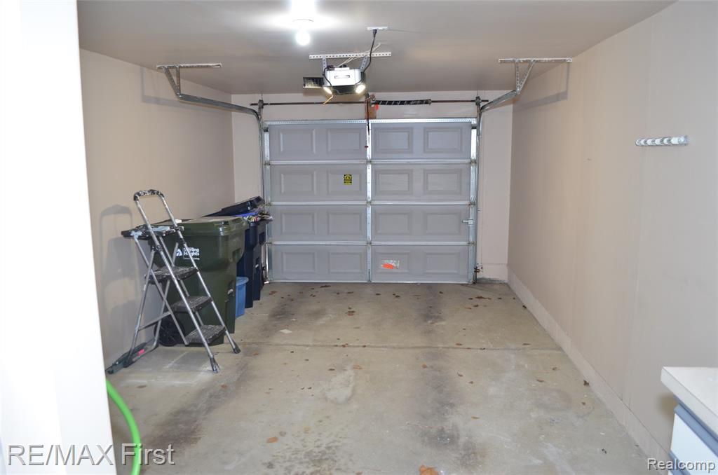 4287 Berkshire Drive, Sterling Heights, MI 48314 — Photo 25