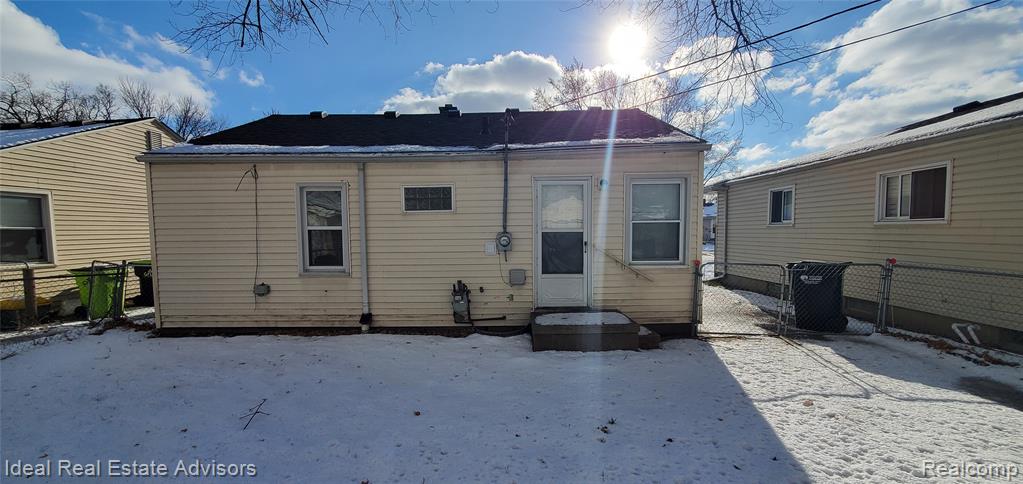 545 E Dallas Avenue, Madison Heights, MI 48071 — Photo 23