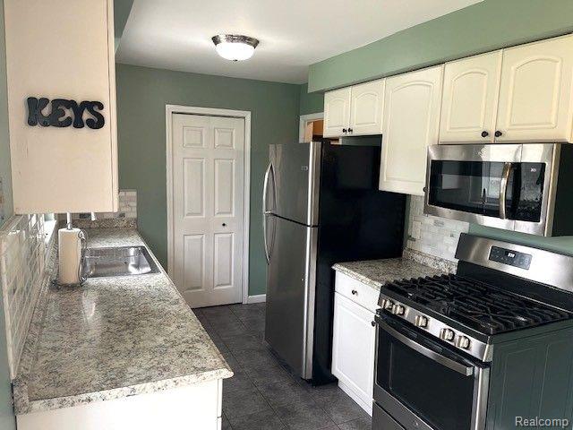 5601 ELMGROVE Avenue, Warren, MI 48092 — Photo 3