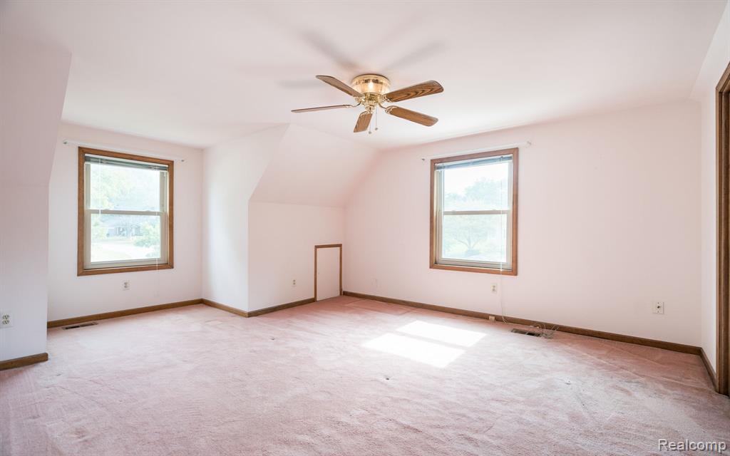906 Dahlia Lane, Rochester Hills, MI 48307 — Photo 23