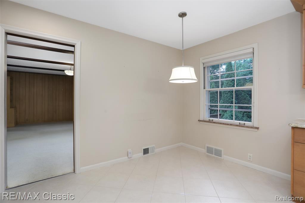 830 JONATHAN Lane, Bloomfield Hills, MI 48302 — Photo 14