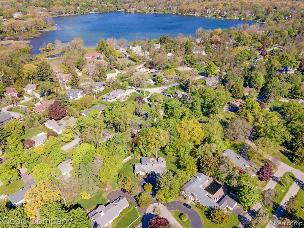 4230 Orchard Way, Bloomfield Hills, MI 48301 — Photo 56
