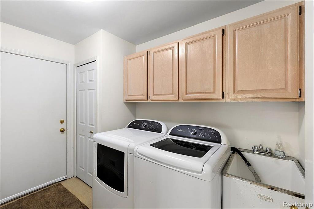 5853 Dawn Ridge Drive, Troy, MI 48098 — Photo 39