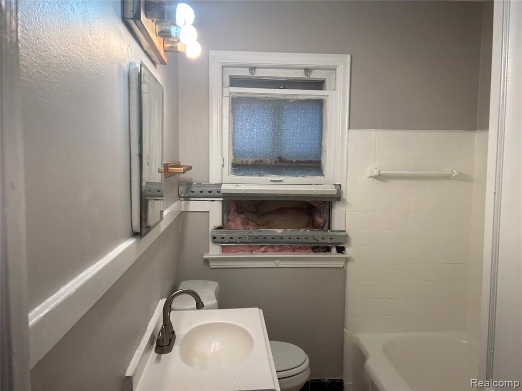 7353 Ashton Avenue, Detroit, MI 48228 — Photo 9