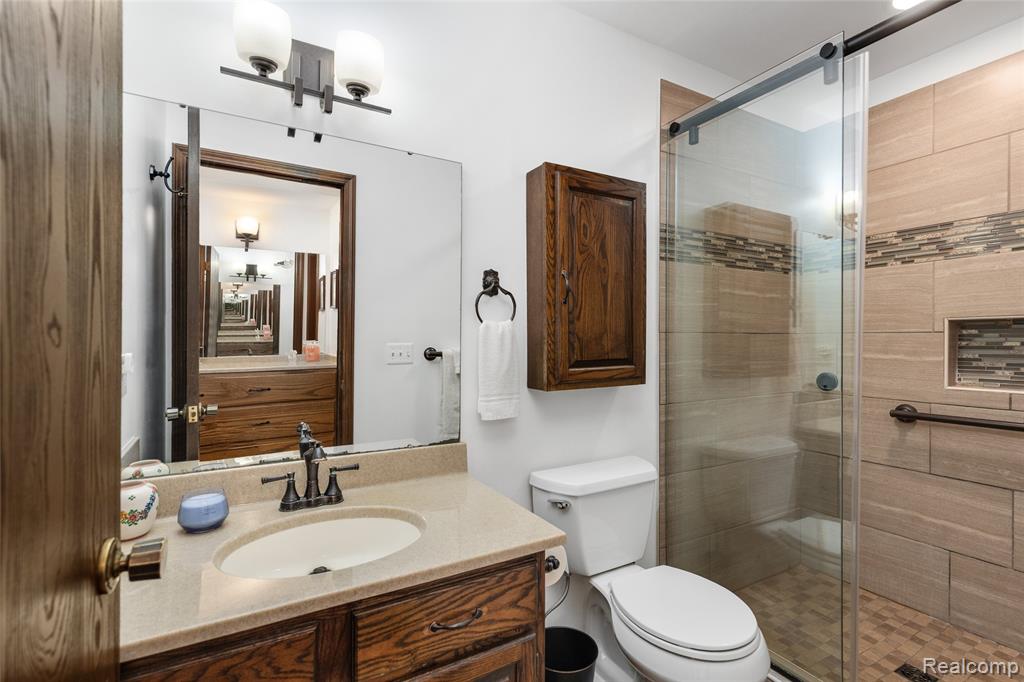 9730 Gibbs Road, Clarkston, MI 48348 — Photo 16