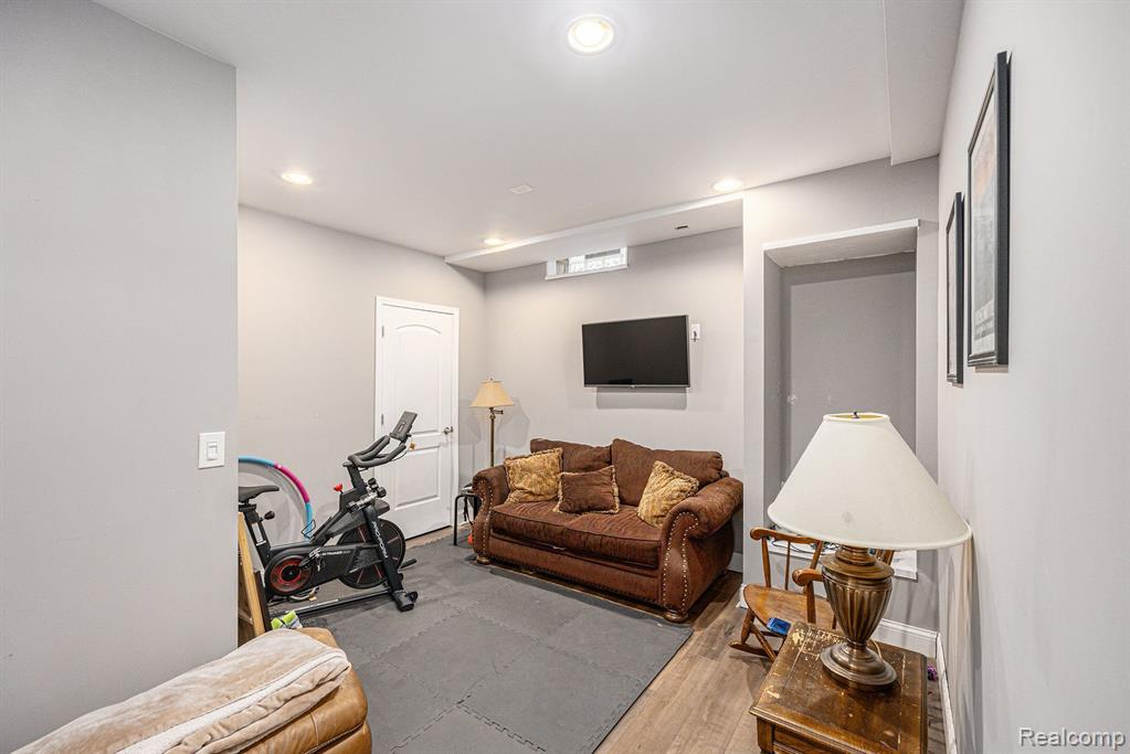 4846 E Stonegate Circle, Lake Orion, MI — Photo 28