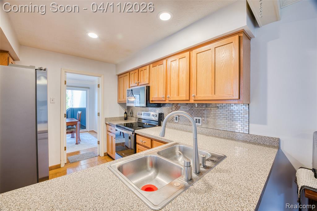 1157 Hillpointe Circle, Bloomfield Hills, MI 48304 — Photo 11