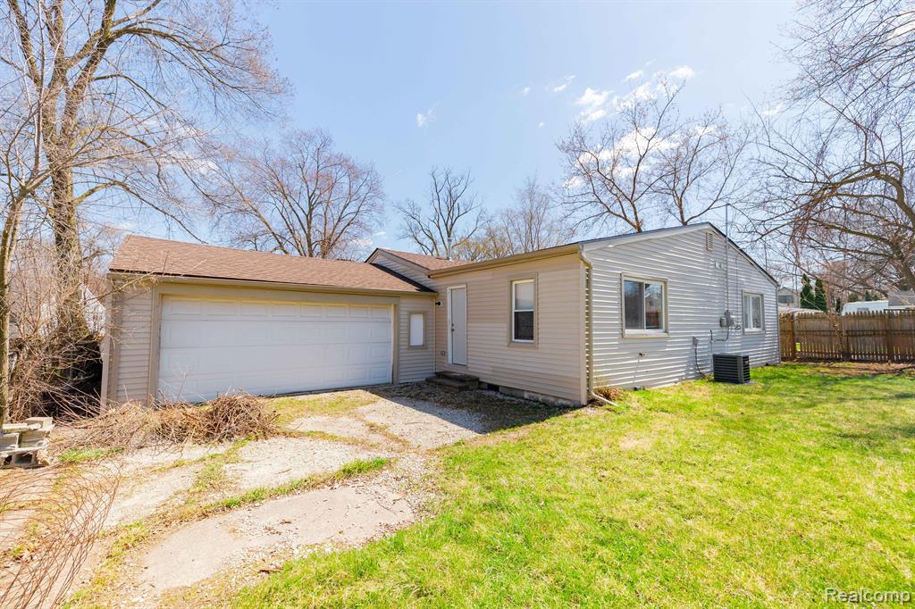 1241 RAMBLING Road, Ypsilanti, MI 48198 — Photo 21