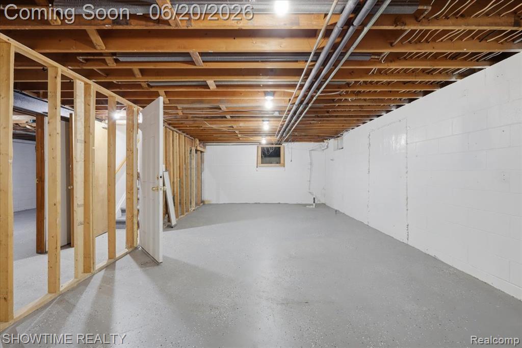 1661 Madeline Drive, Lapeer, MI 48446 — Photo 36