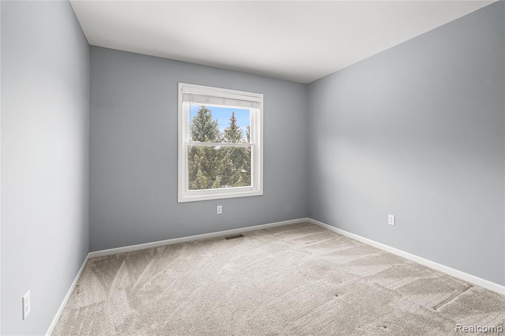489 N Washington Street, Lake Orion, MI 48362 — Photo 23
