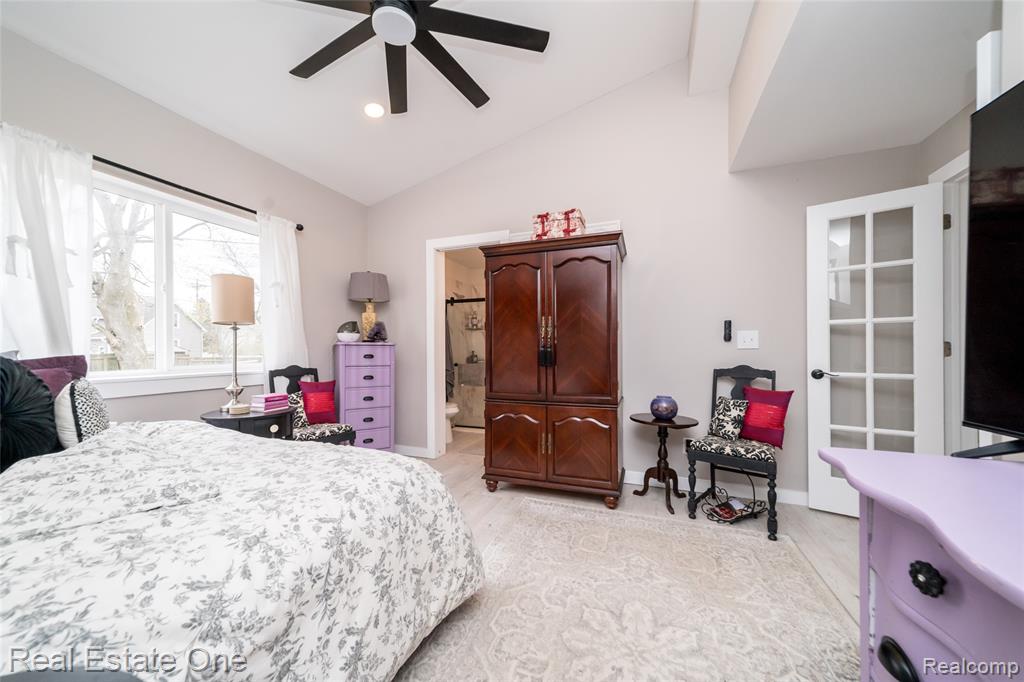 515 S Michigan Avenue, Howell, MI 48843 — Photo 12