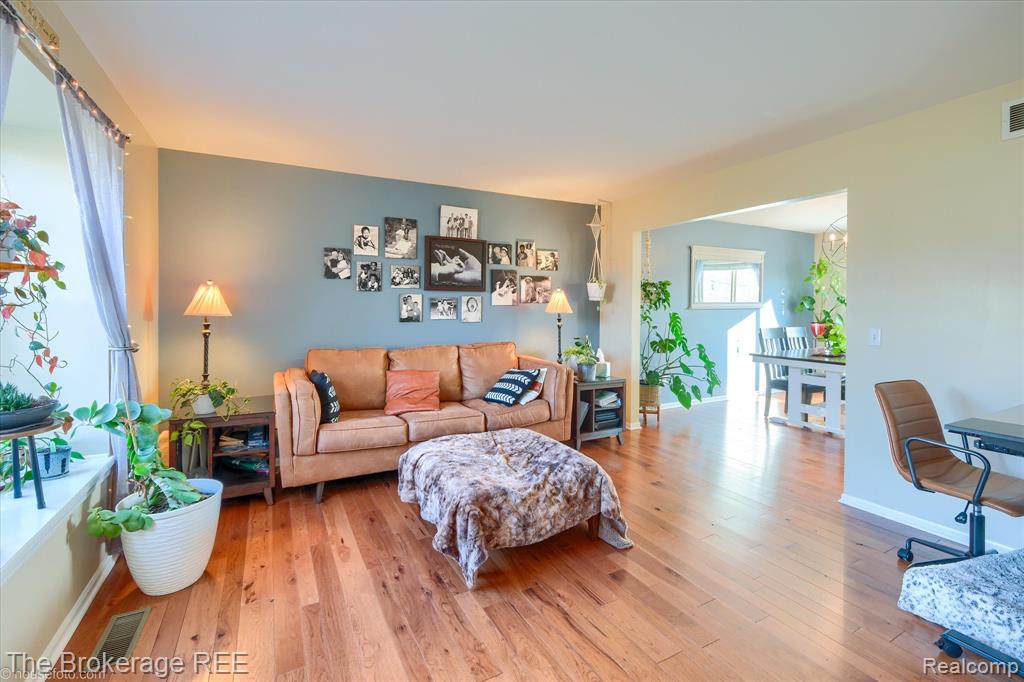 8380 Hunt Club Court, Grand Blanc, MI 48439 — Photo 18