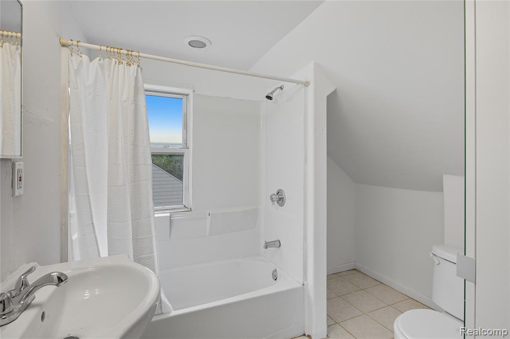 794 Clara Avenue, Pontiac, MI 48340 — Photo 12