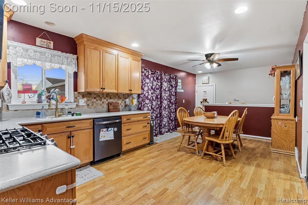 9243 Knolson Street, Livonia, MI 48150 — Photo 7