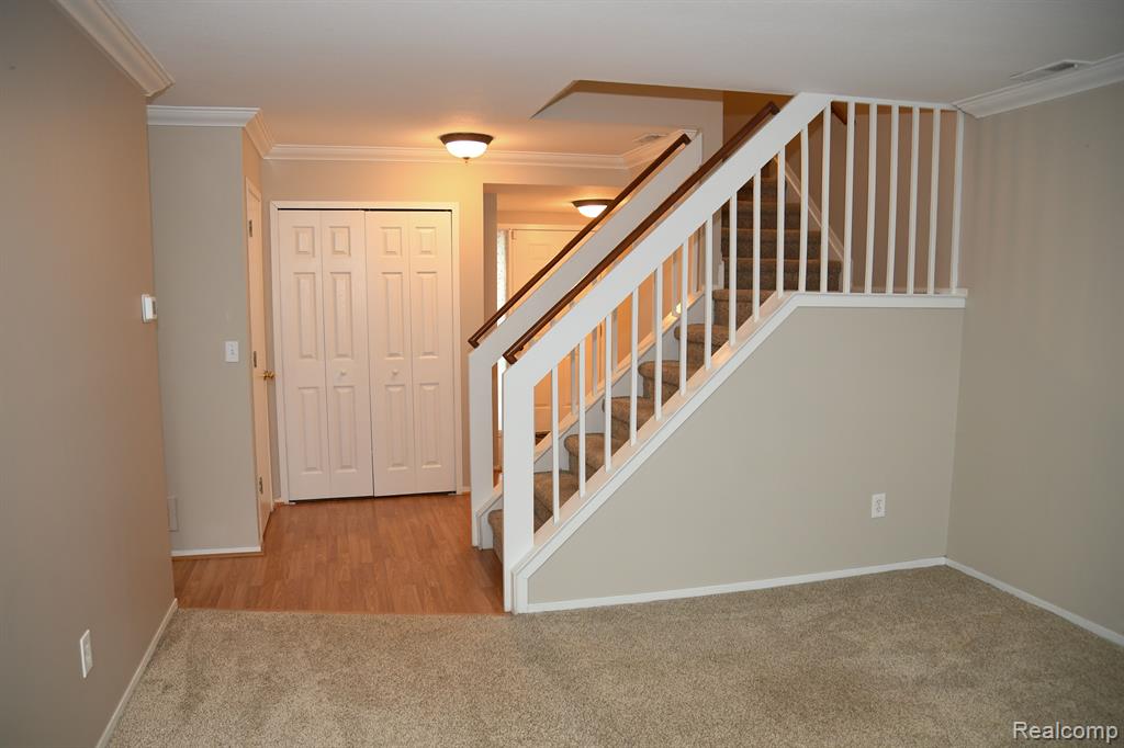 22450 SILVER CREEK Drive, Woodhaven, MI 48183 — Photo 12