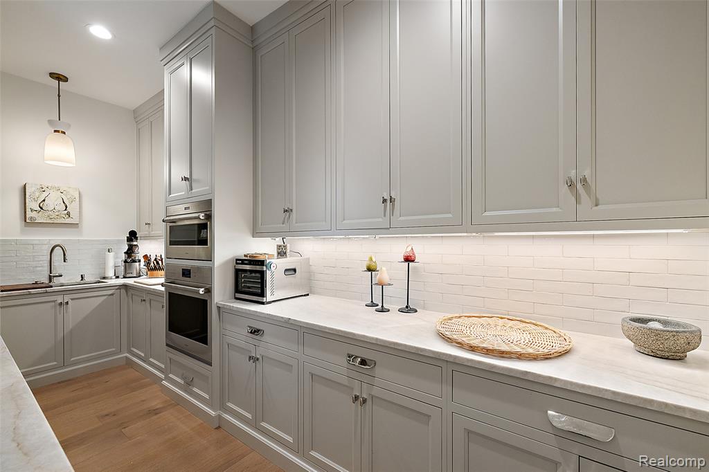 3431 Crooks Road, Troy, MI, 48084