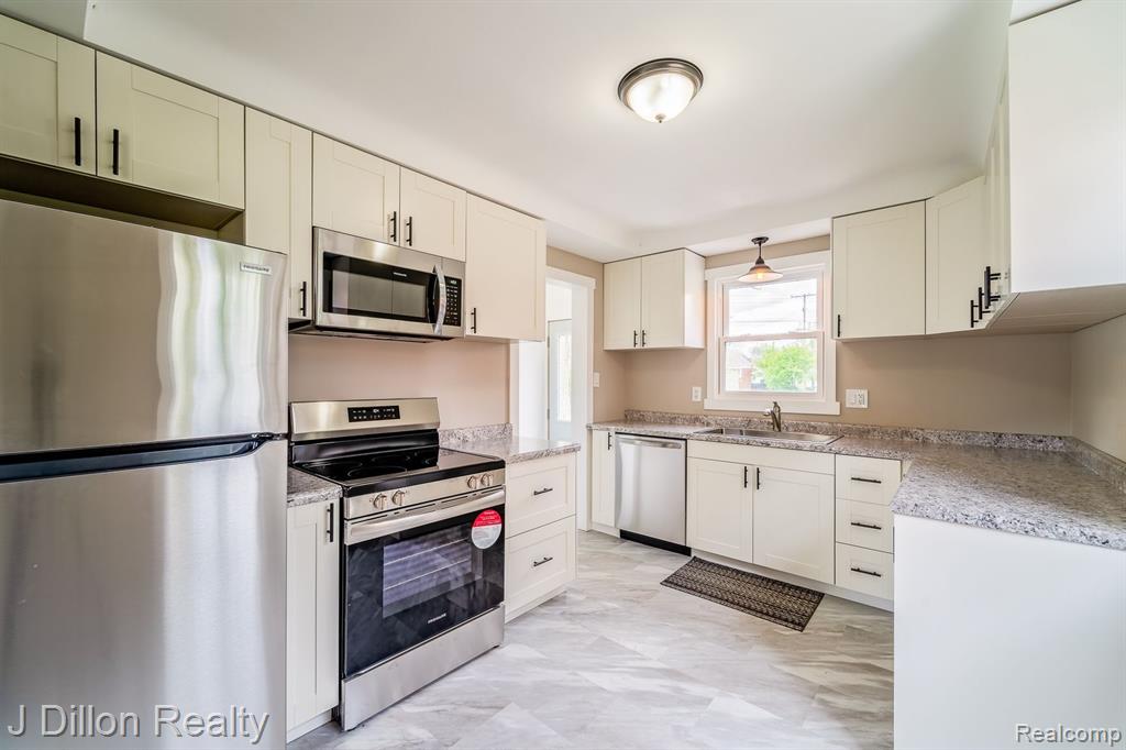 6639 SHARON Street, Garden City, MI — Photo 21