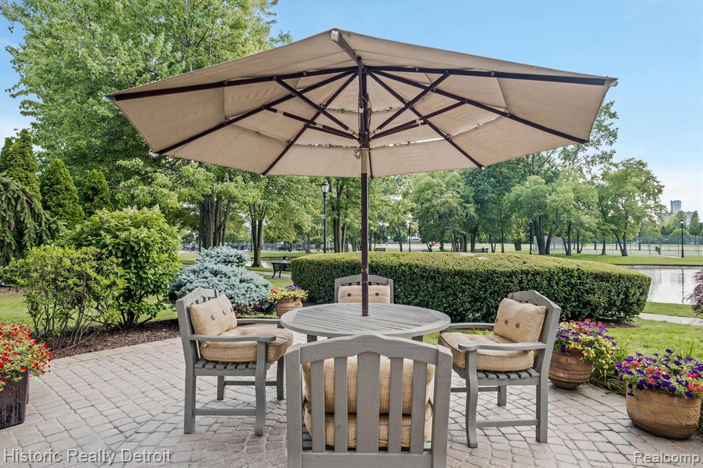 203 WINDWARD Court, 22, Detroit, MI 48207 — Photo 16
