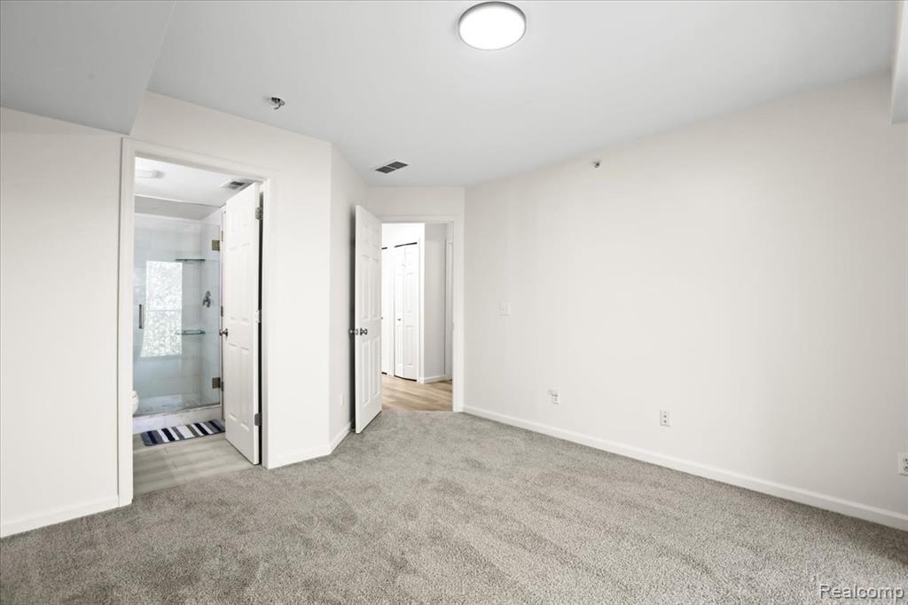 1097 Foxboro, 31, Troy, MI 48083 — Photo 15