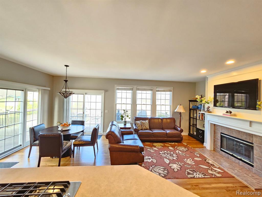 51094 PLYMOUTH LAKE, Plymouth, MI 48170 — Photo 24