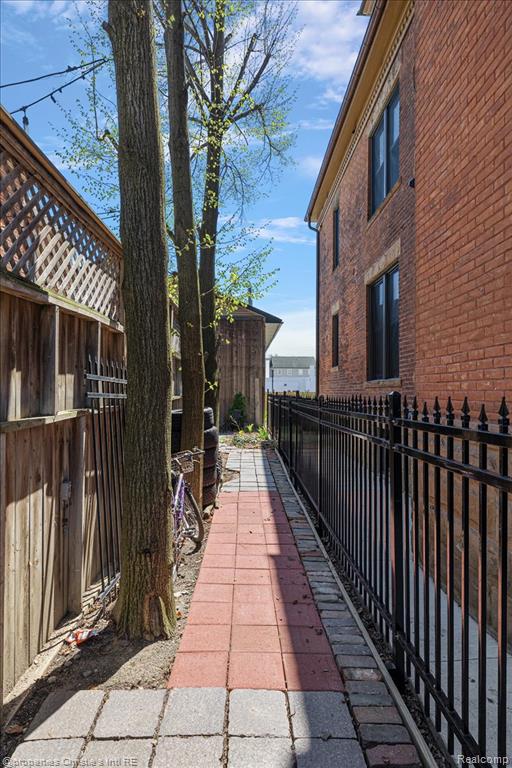 691 W CANFIELD Street, Detroit, MI 48201 — Photo 55