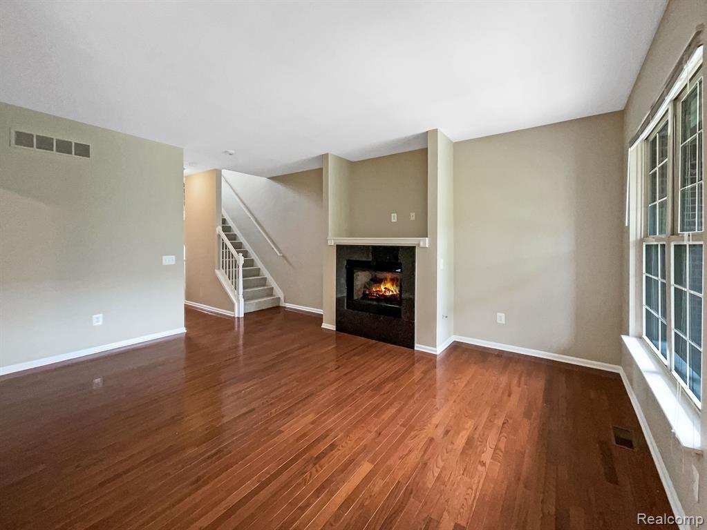 41140 MAPLEWOOD Drive, Canton, MI 48187 — Photo 4