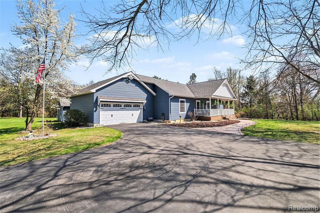 895 E Wardlow Road, Highland, MI 48356 — Photo 12