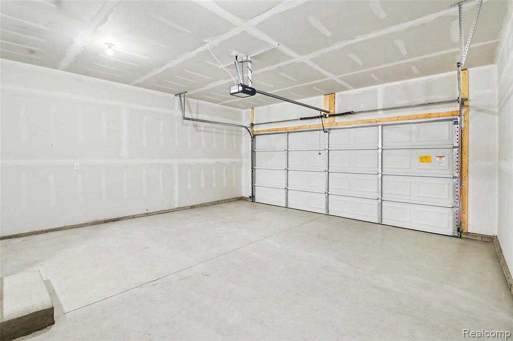 8111 Moonlight Creek Lane, Fowlerville, MI 48836 — Photo 19