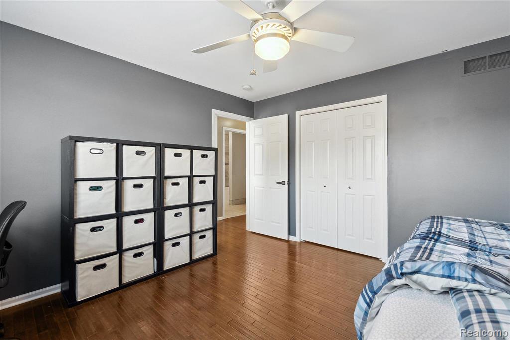 4045 FOREST EDGE Drive, Commerce Twp, MI 48382 — Photo 34