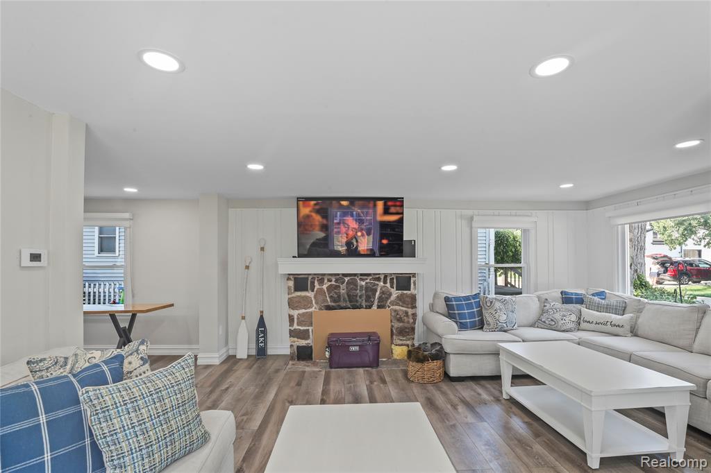 3051 Elmwood Drive, Fort Gratiot, MI 48059 — Photo 8